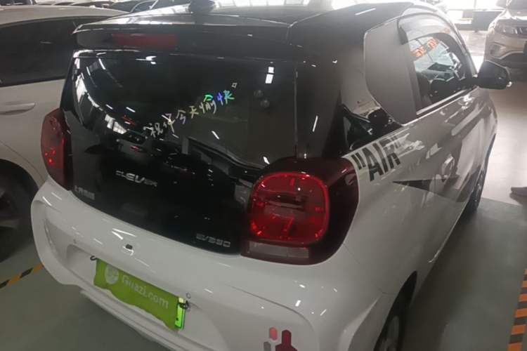 Used Roewe Clever 2021 302 km New Four-Seater Super-Efficient Version Rear Right 45 Deg