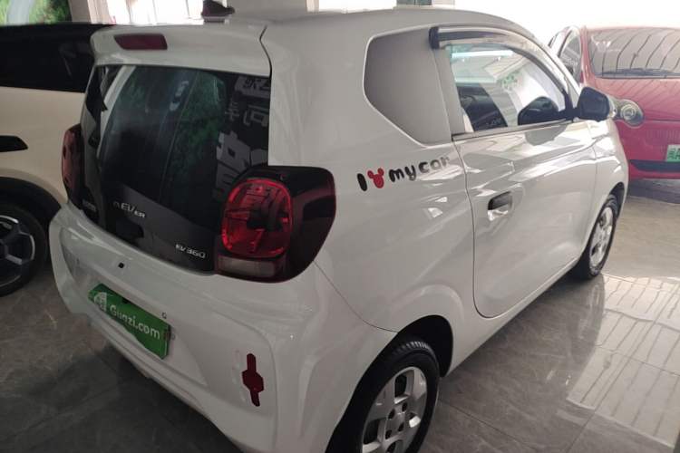 Used Roewe Clever 2021 302km All-Round Version Rear Right 45 Deg
