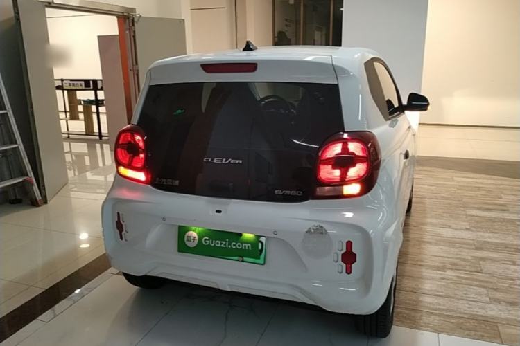 Used Roewe Clever 2021 302 km New Four-Seater Super-Efficient Version Rear Right 45 Deg