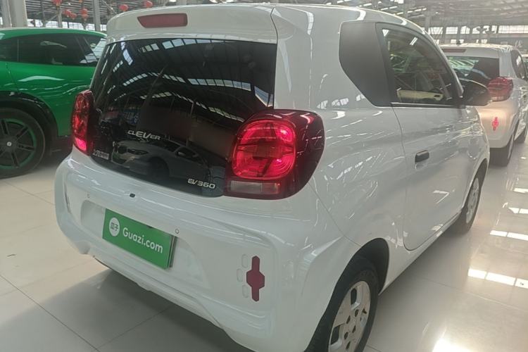 Used Roewe Clever 2021 302km All-Round Version Rear Right 45 Deg