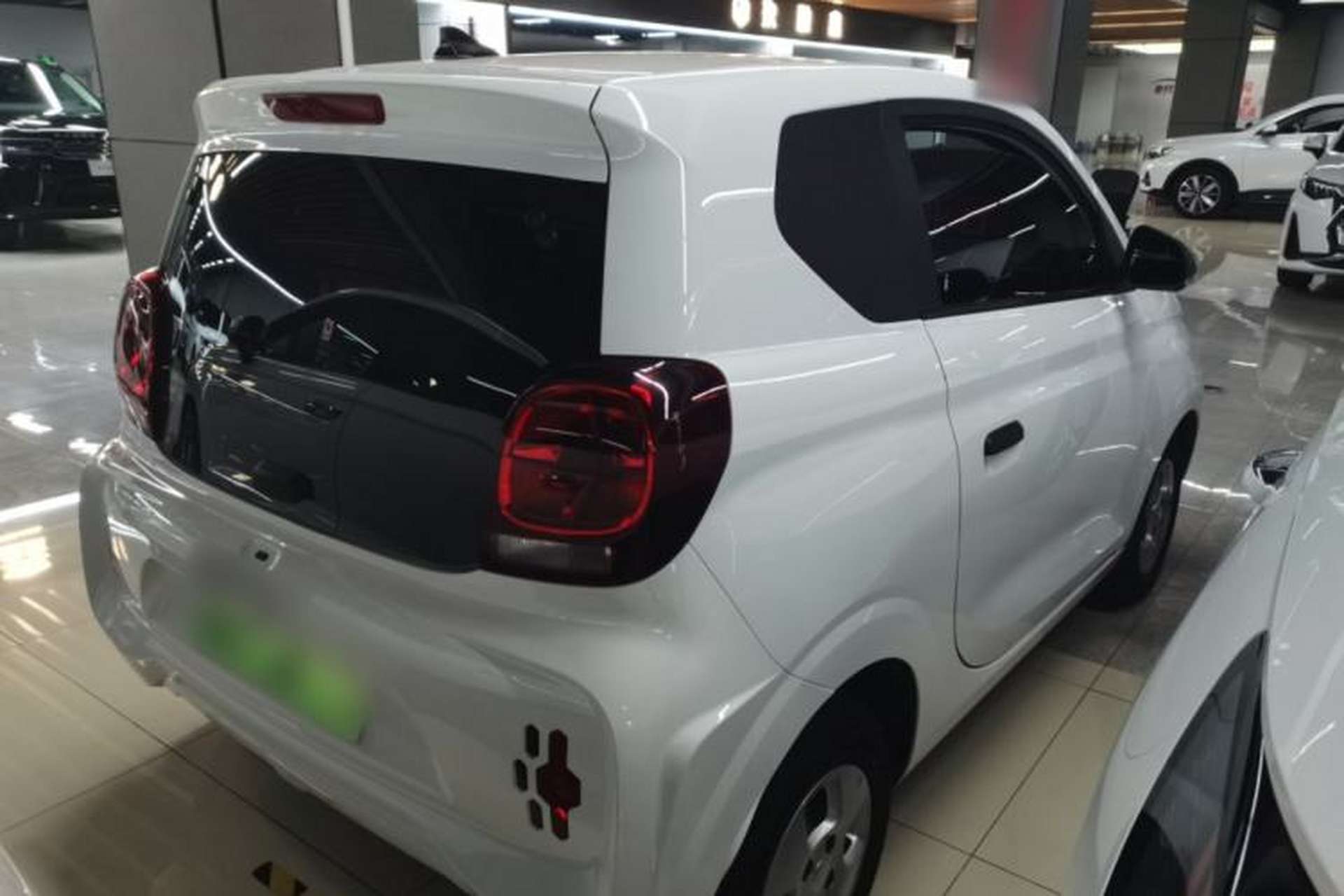 Used Roewe Clever 2021 302 km New Four-Seater Super-Efficient Version Rear Right 45 Deg