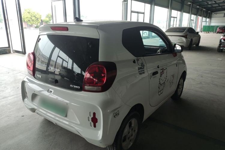 Used Roewe Clever 2021 302km All-Round Version Rear Right 45 Deg