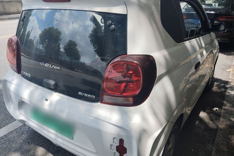 Used Roewe Clever 2021 302 km New Four-Seater Super-Efficient Version Rear Right 45 Deg