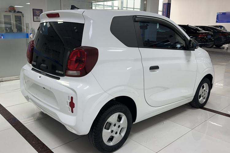 Used Roewe Clever 2021 302 km New Four-Seater Super-Efficient Version Rear Right 45 Deg