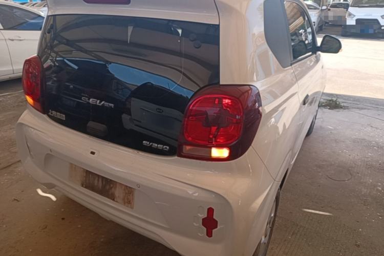 Used Roewe Clever 2021 302 km New Four-Seater Super-Efficient Version Rear Right 45 Deg