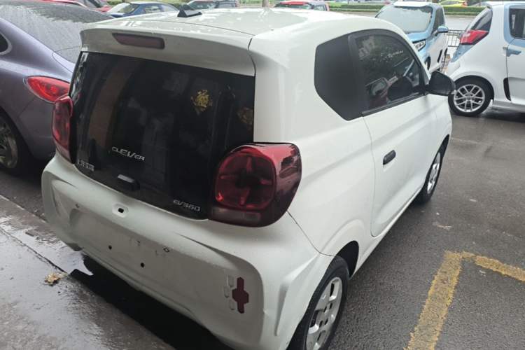 Used Roewe Clever 2021 302 km New Four-Seater Super-Efficient Version Rear Right 45 Deg
