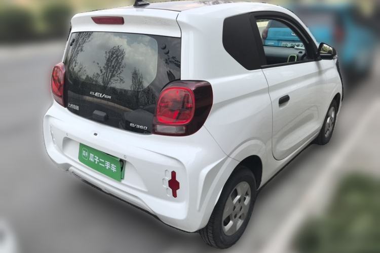 Used Roewe Clever 2021 302km All-Round Version Rear Right 45 Deg