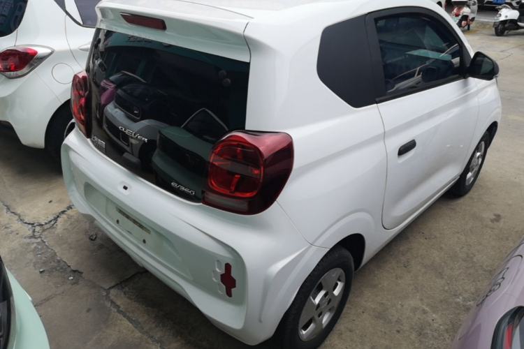 Used Roewe Clever 2021 302 km New Four-Seater Super-Efficient Version Rear Right 45 Deg