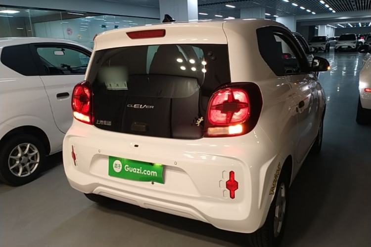 Used Roewe Clever 2021 302km All-Round Version Rear Right 45 Deg
