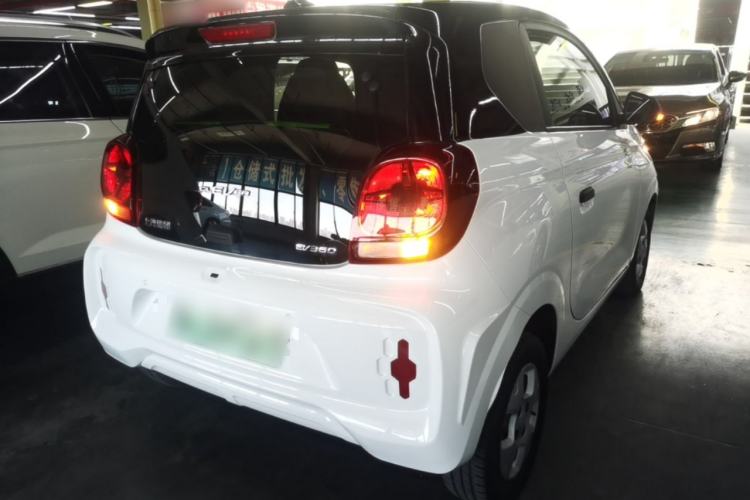 Used Roewe Clever 2021 302 km New Four-Seater Super-Efficient Version Rear Right 45 Deg