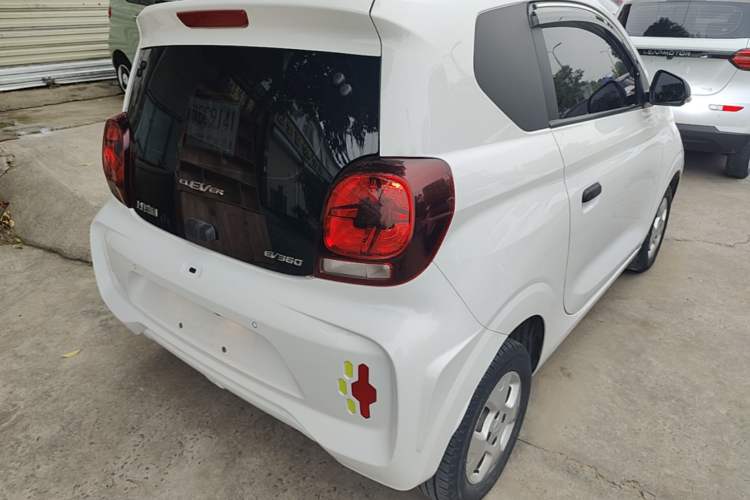 Used Roewe Clever 2021 302 km New Four-Seater Super-Efficient Version Rear Right 45 Deg