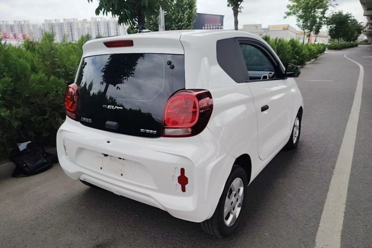 Used Roewe Clever 2021 302km All-Round Version Rear Right 45 Deg