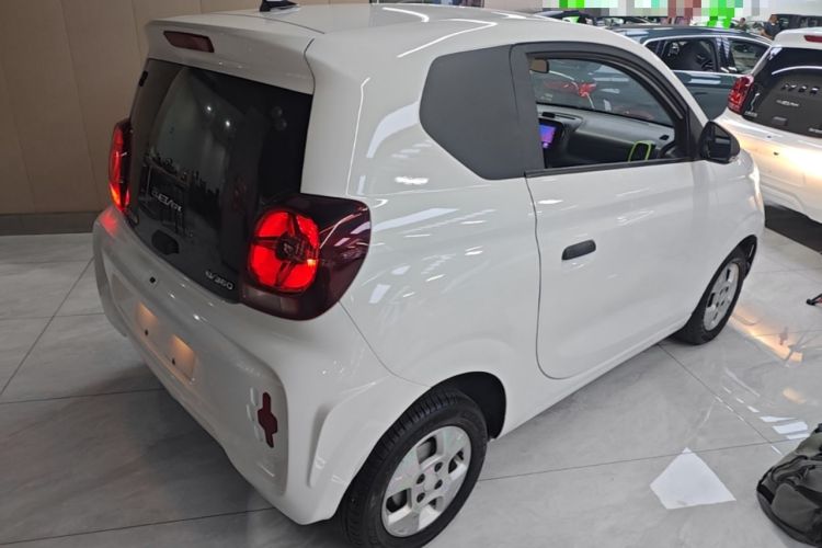 Used Roewe Clever 2021 302 km New Four-Seater Super-Efficient Version Rear Right 45 Deg