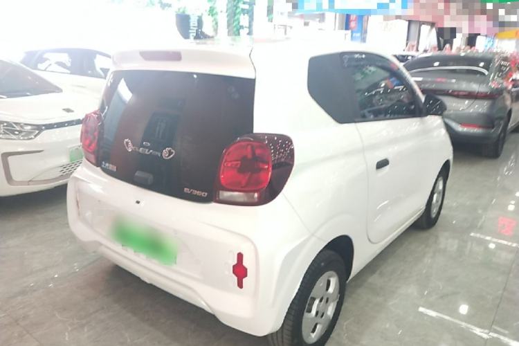 Used Roewe Clever 2021 302km All-Round Version Rear Right 45 Deg