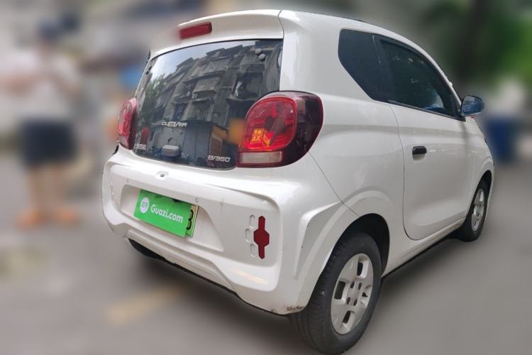 Used Roewe Clever 2021 302 km New Four-Seater Super-Efficient Version Rear Right 45 Deg