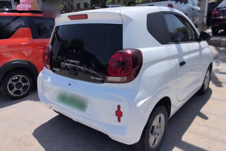 Used Roewe Clever 2021 302km All-Round Version Rear Right 45 Deg