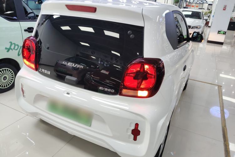 Used Roewe Clever 2021 302km All-Round Version Rear Right 45 Deg