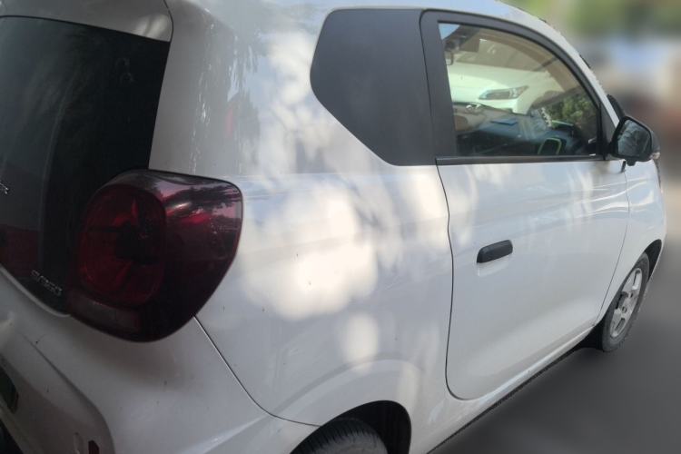 Used Roewe Clever 2021 302 km New Four-Seater Super-Efficient Version Rear Right 45 Deg