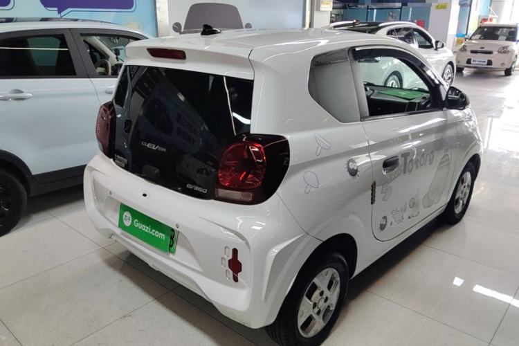 Used Roewe Clever 2021 302 km New Four-Seater Super-Efficient Version Rear Right 45 Deg