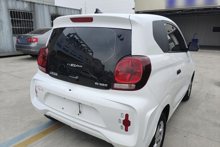 Used Roewe Clever 2021 302km All-Round Version Rear Right 45 Deg
