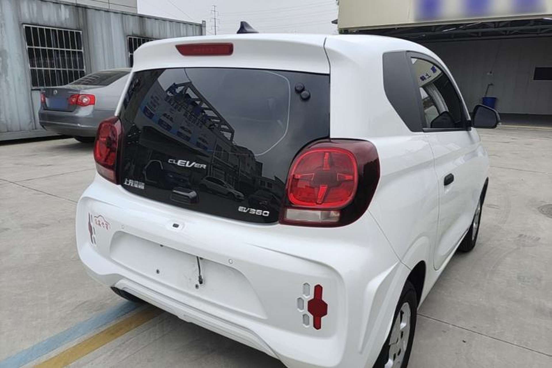Used Roewe Clever 2021 302km All-Round Version Rear Right 45 Deg