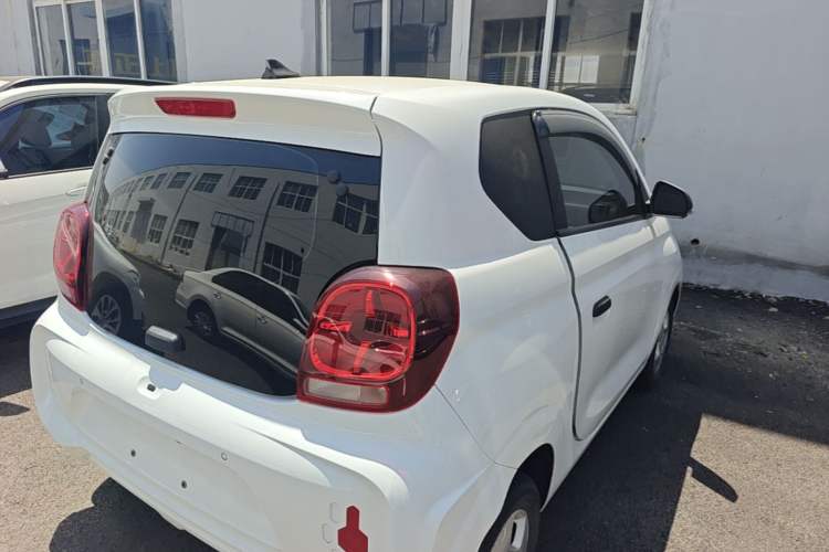 Used Roewe Clever 2021 302km All-Round Version Rear Right 45 Deg