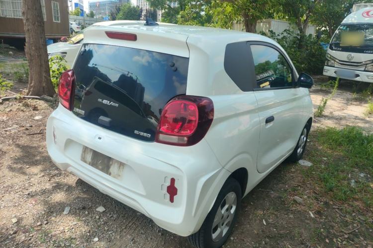 Used Roewe Clever 2021 302 km New Four-Seater Super-Efficient Version Rear Right 45 Deg