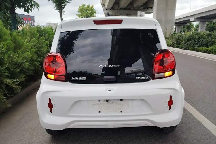 Used Roewe Clever 2021 302km All-Round Version Rear