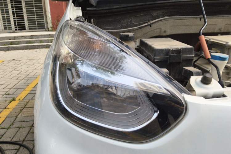 Used Roewe Clever 2021 302 km New Four-Seater Super-Efficient Version Right Front Headlight