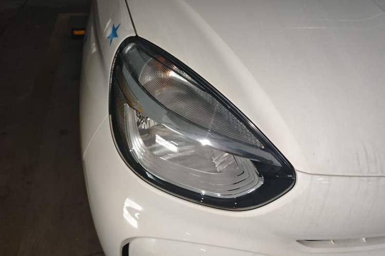 Used Roewe Clever 2021 302 km New Four-Seater Super-Efficient Version Right Front Headlight
