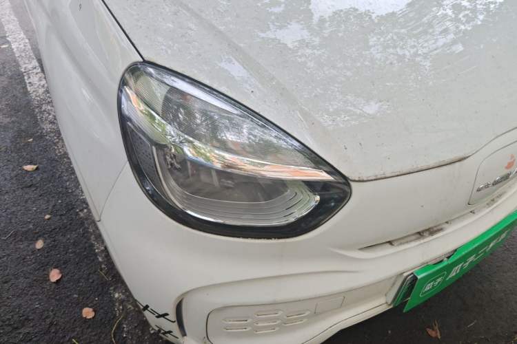 Used Roewe Clever 2021 302 km New Four-Seater Super-Efficient Version Right Front Headlight