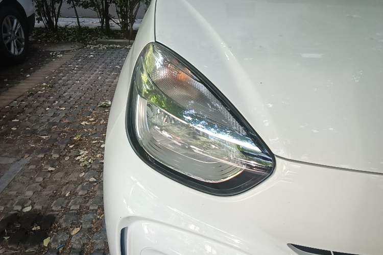 Used Roewe Clever 2021 302 km New Four-Seater Super-Efficient Version Right Front Headlight
