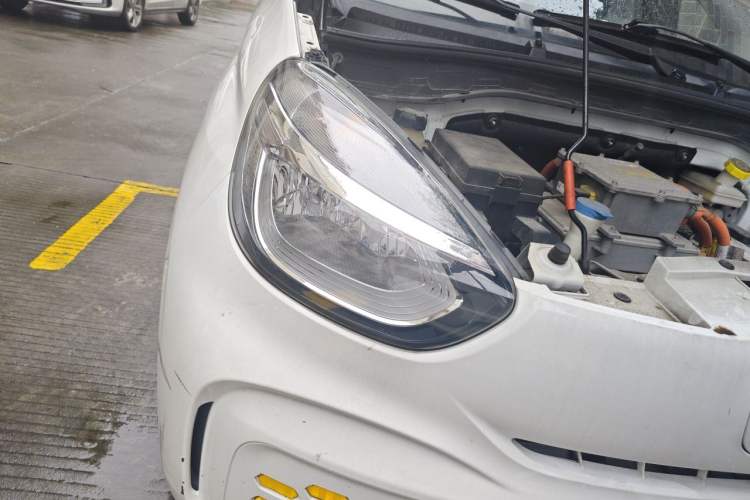 Used Roewe Clever 2021 302km All-Round Version Right Front Headlight