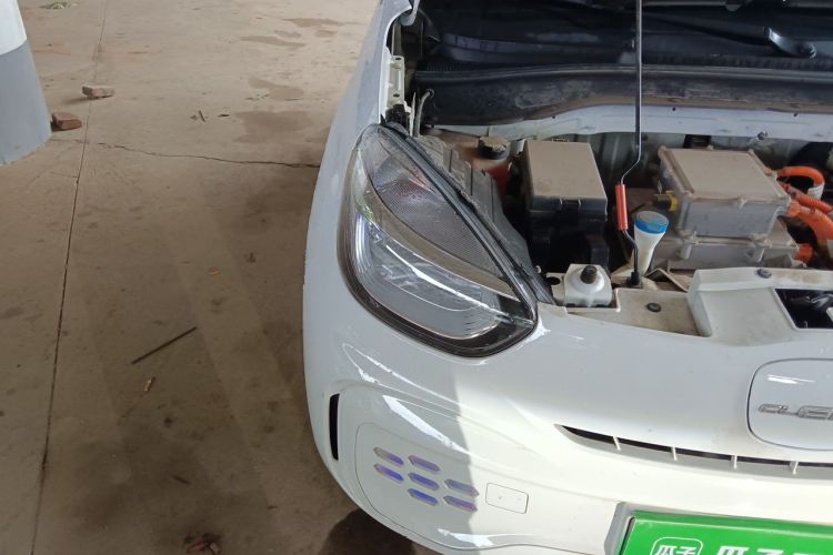Used Roewe Clever 2021 302 km New Four-Seater Super-Efficient Version Right Front Headlight