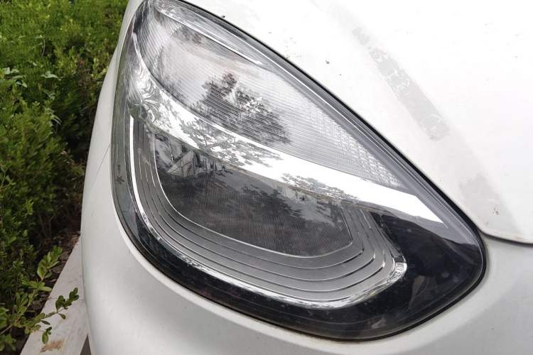 Used Roewe Clever 2021 302 km New Four-Seater Super-Efficient Version Right Front Headlight