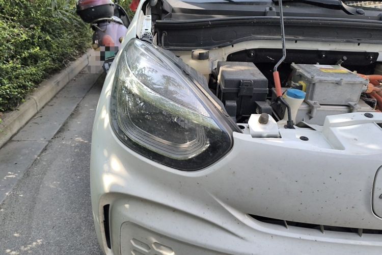 Used Roewe Clever 2021 302km All-Round Version Right Front Headlight