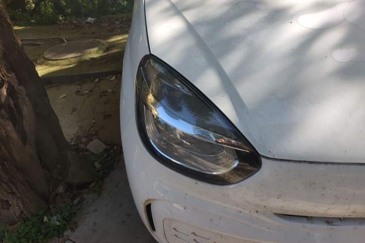 Used Roewe Clever 2021 302 km New Four-Seater Super-Efficient Version Right Front Headlight