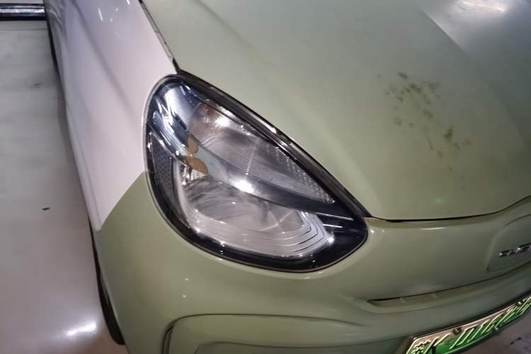 Used Roewe Clever 2021 302 km New Four-Seater Super-Efficient Version Right Front Headlight