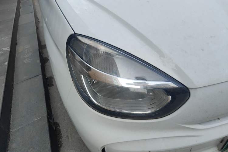 Used Roewe Clever 2021 302 km New Four-Seater Super-Efficient Version Right Front Headlight