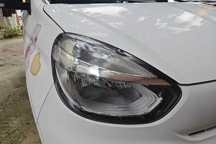 Used Roewe Clever 2021 302km All-Round Version Right Front Headlight