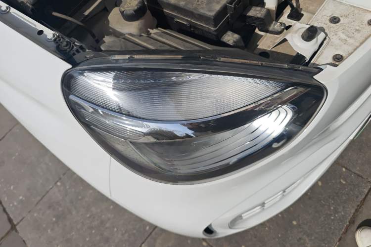 Used Roewe Clever 2021 302 km New Four-Seater Super-Efficient Version Right Front Headlight