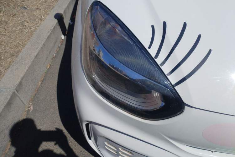 Used Roewe Clever 2021 302 km New Four-Seater Super-Efficient Version Right Front Headlight