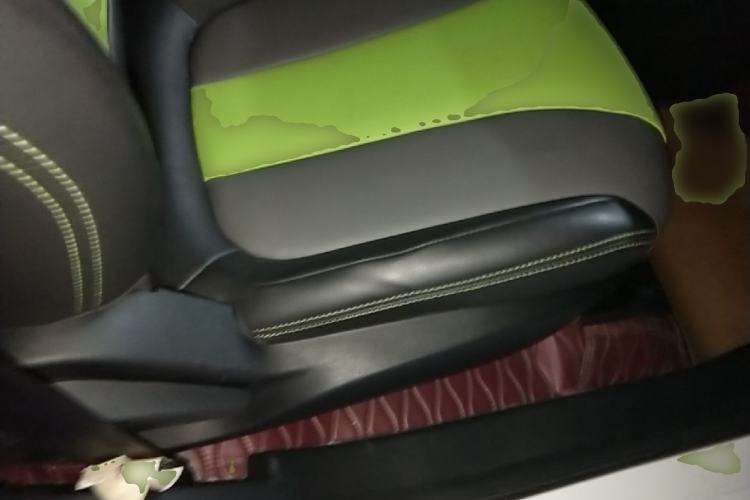 Used Roewe Clever 2021 302 km New Four-Seater Super-Efficient Version Right Front Seat