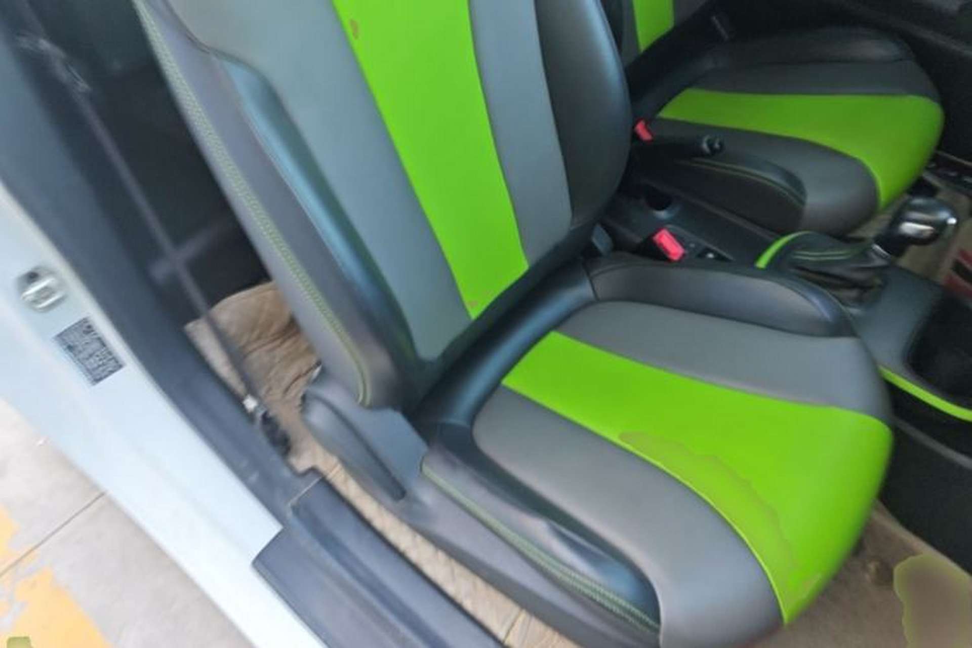 Used Roewe Clever 2021 302 km New Four-Seater Super-Efficient Version Right Front Seat