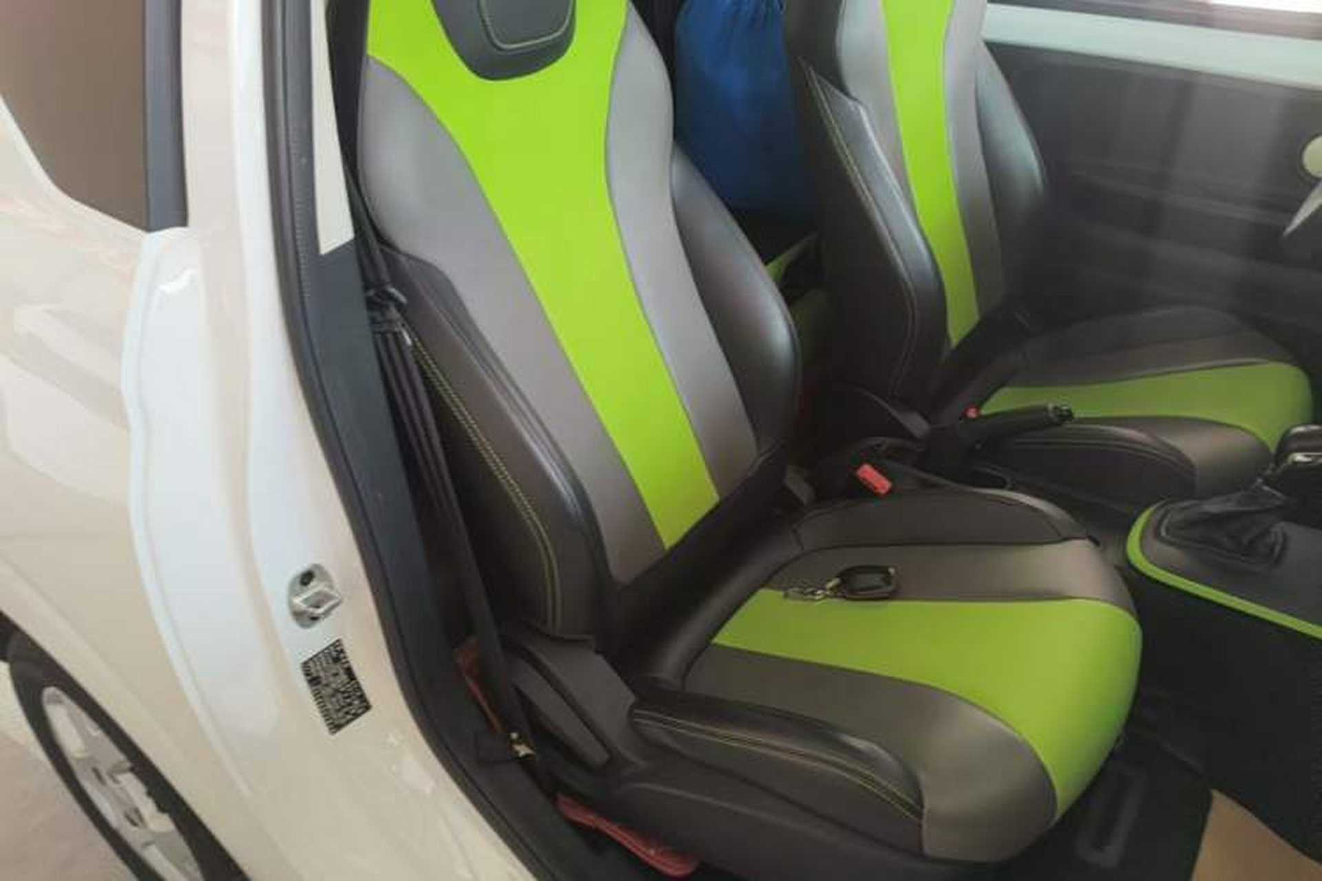 Used Roewe Clever 2021 302 km New Four-Seater Super-Efficient Version Right Front Seat