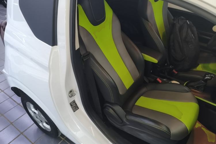 Used Roewe Clever 2021 302 km New Four-Seater Super-Efficient Version Right Front Seat