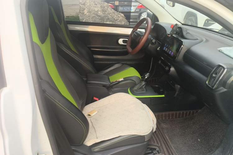 Used Roewe Clever 2021 302km All-Round Version Right Front Seat