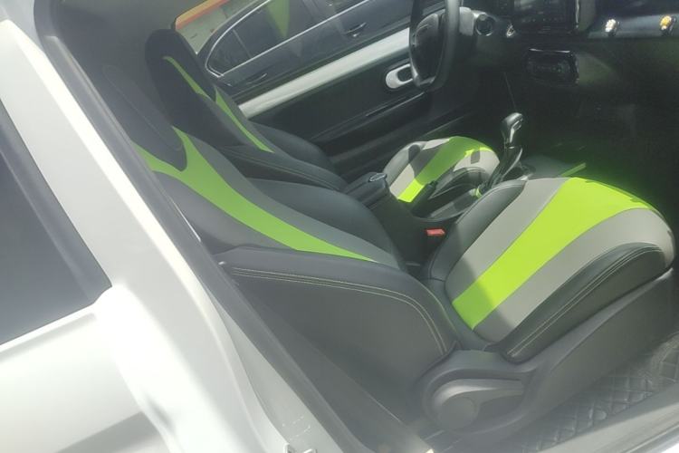 Used Roewe Clever 2021 302 km New Four-Seater Super-Efficient Version Right Front Seat