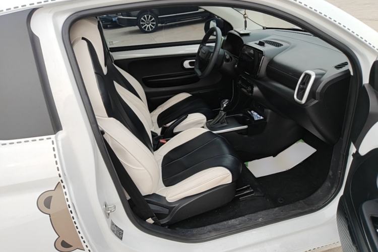 Used Roewe Clever 2021 302 km New Four-Seater Super-Efficient Version Right Front Seat