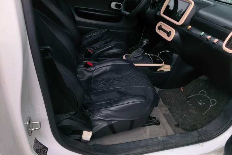 Used Roewe Clever 2021 302km All-Round Version Right Front Seat